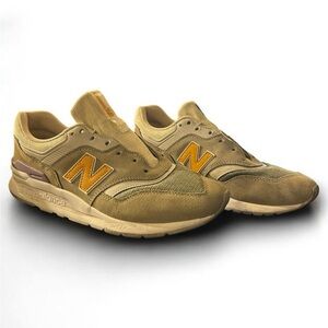 New Balance 997H Sneakers – Stylish & Comfy! Size 10 US